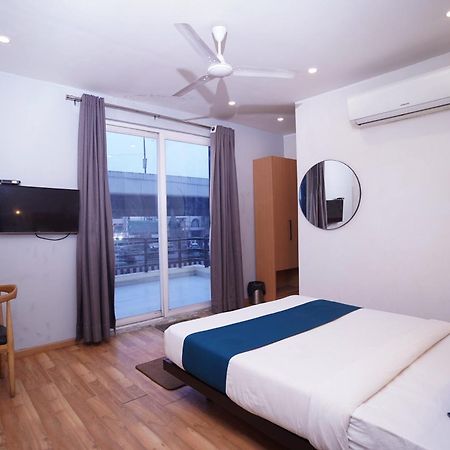Hotel Mira Residency- Outer Ring Road, Paschim Vihar デリー エクステリア 写真