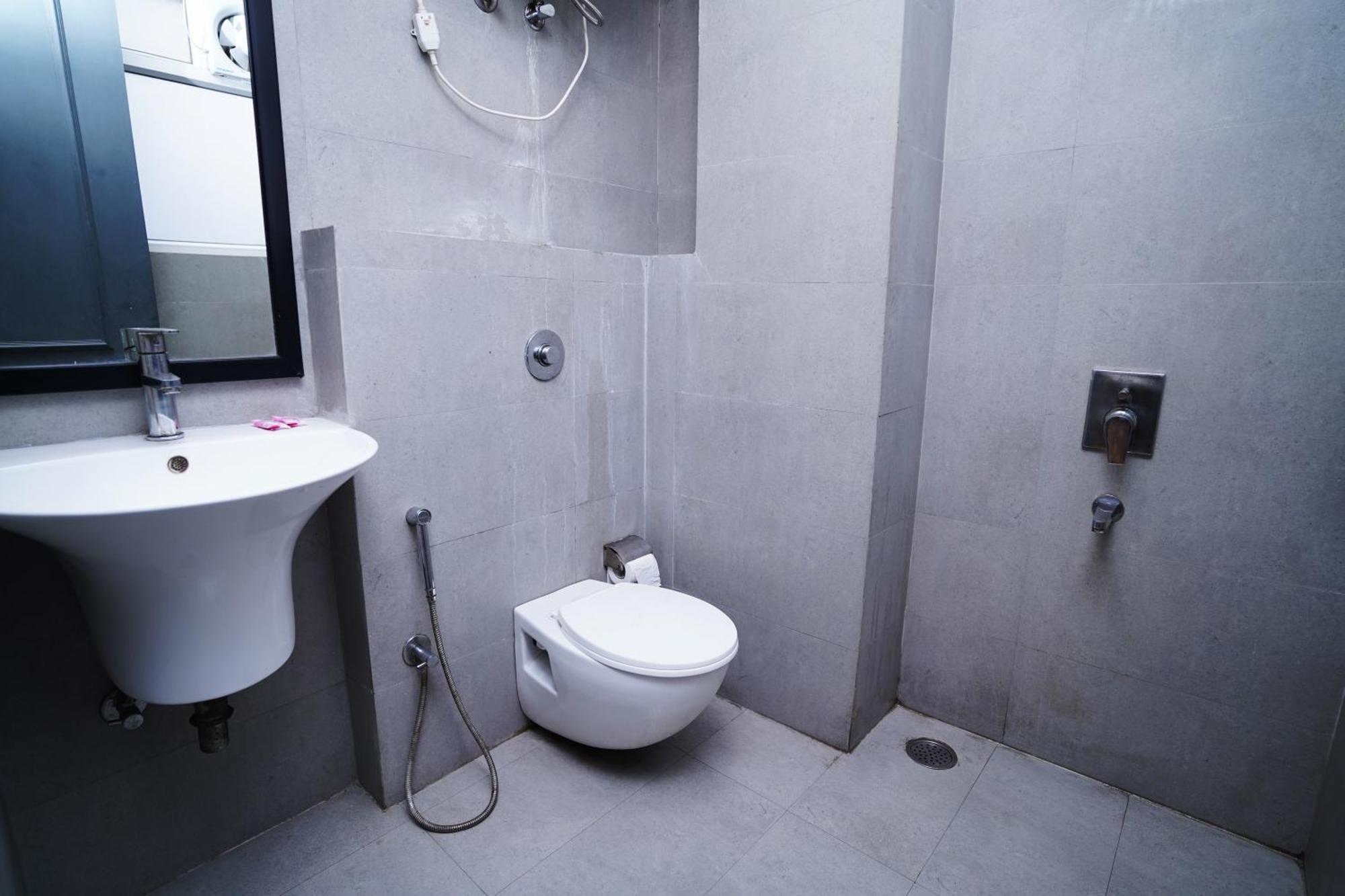 Hotel Mira Residency- Outer Ring Road, Paschim Vihar デリー エクステリア 写真