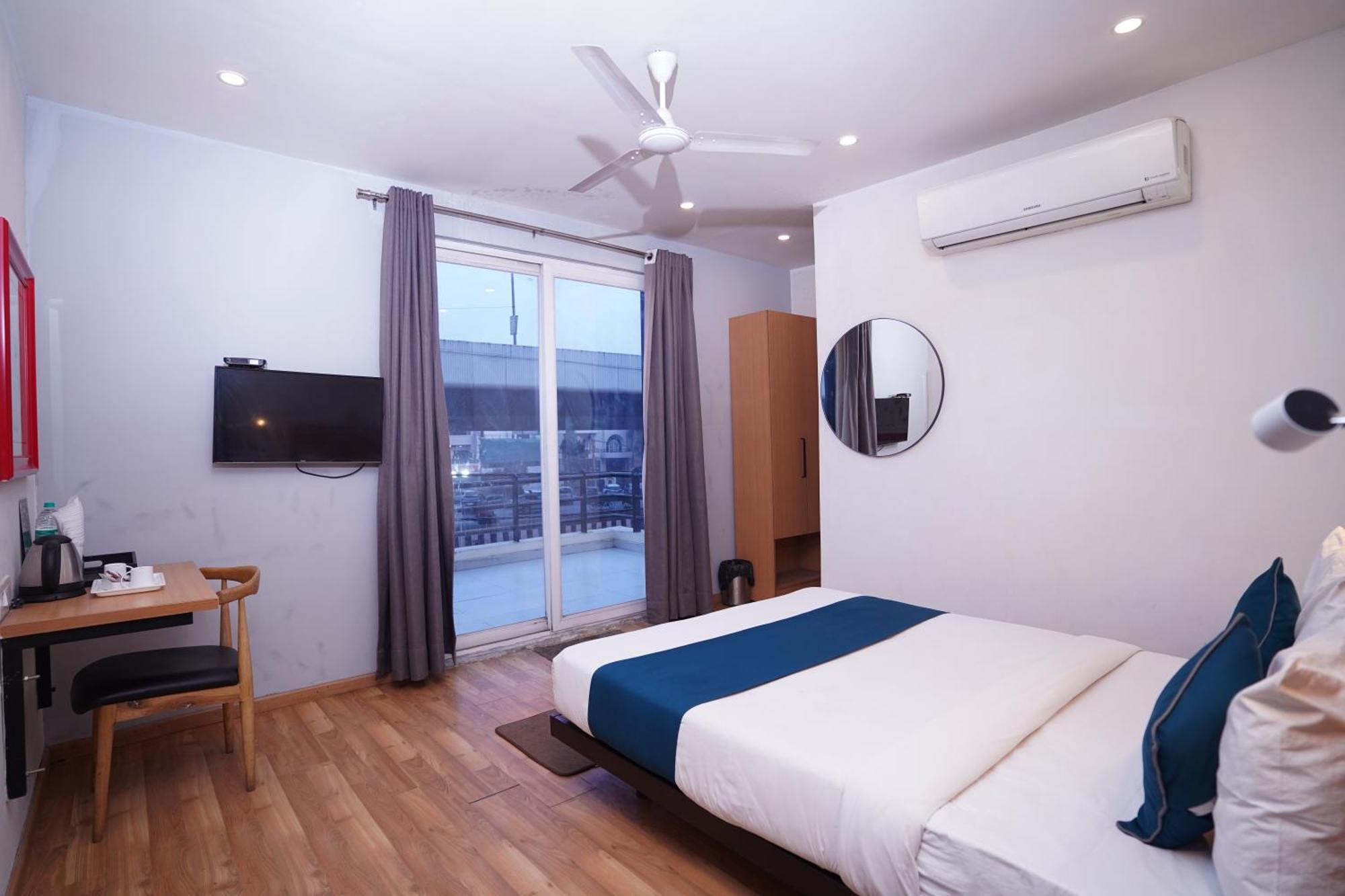 Hotel Mira Residency- Outer Ring Road, Paschim Vihar デリー エクステリア 写真