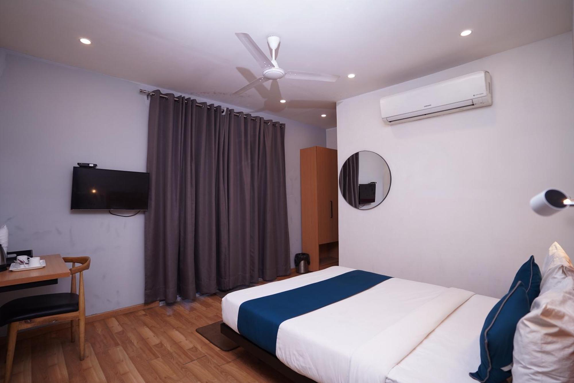 Hotel Mira Residency- Outer Ring Road, Paschim Vihar デリー エクステリア 写真