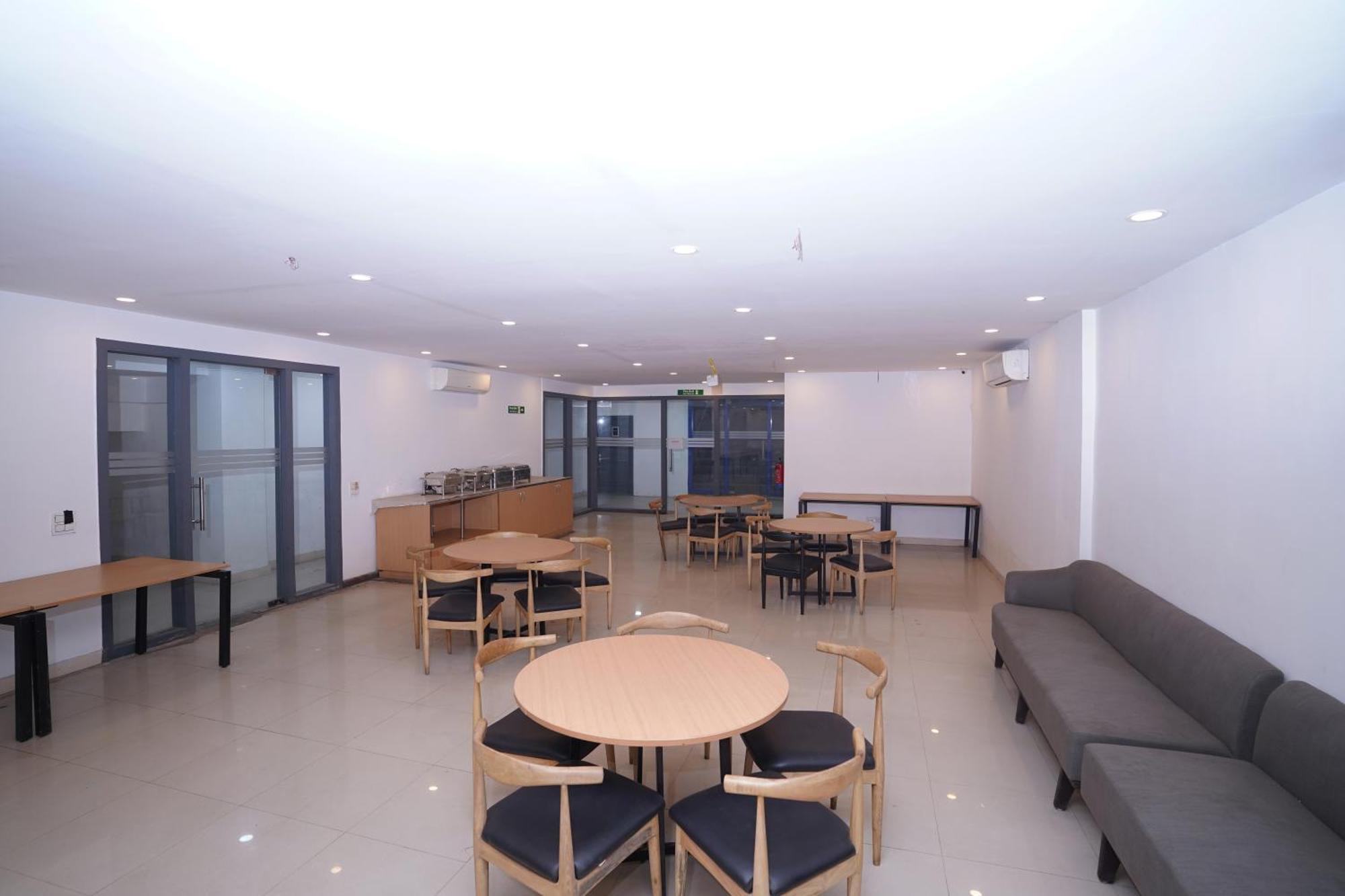 Hotel Mira Residency- Outer Ring Road, Paschim Vihar デリー エクステリア 写真