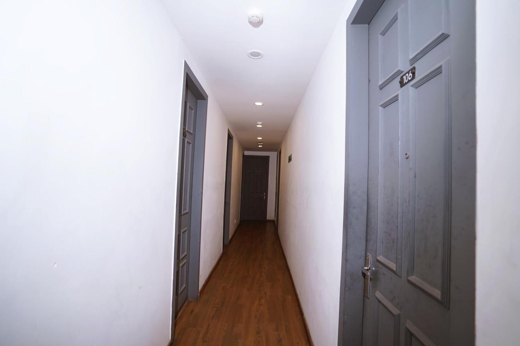 Hotel Mira Residency- Outer Ring Road, Paschim Vihar デリー エクステリア 写真