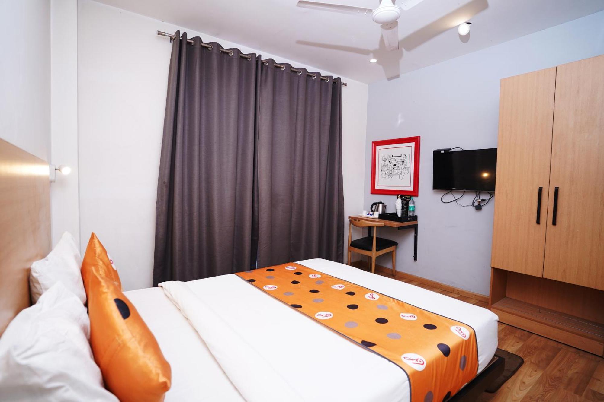 Hotel Mira Residency- Outer Ring Road, Paschim Vihar デリー エクステリア 写真